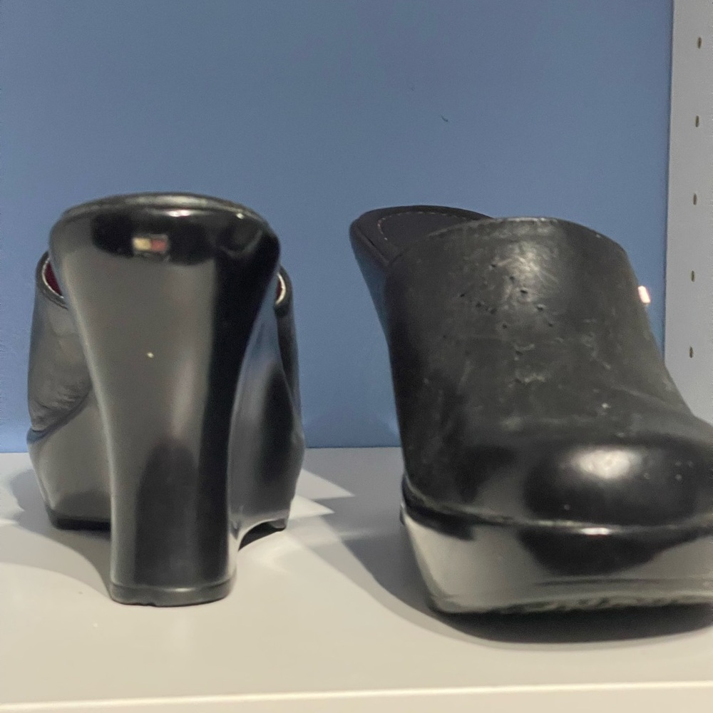 Tommy Hilfiger Elegant Black Women's Clogs